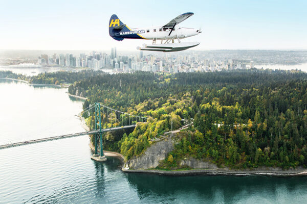 https://discovervancouvertours.com/wp-content/uploads/2022/07/©HarbourAir-Seaplane-Vancouver-600x400.jpg