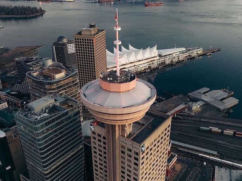 https://discovervancouvertours.com/wp-content/uploads/2025/04/VancouverLookout-04.jpg
