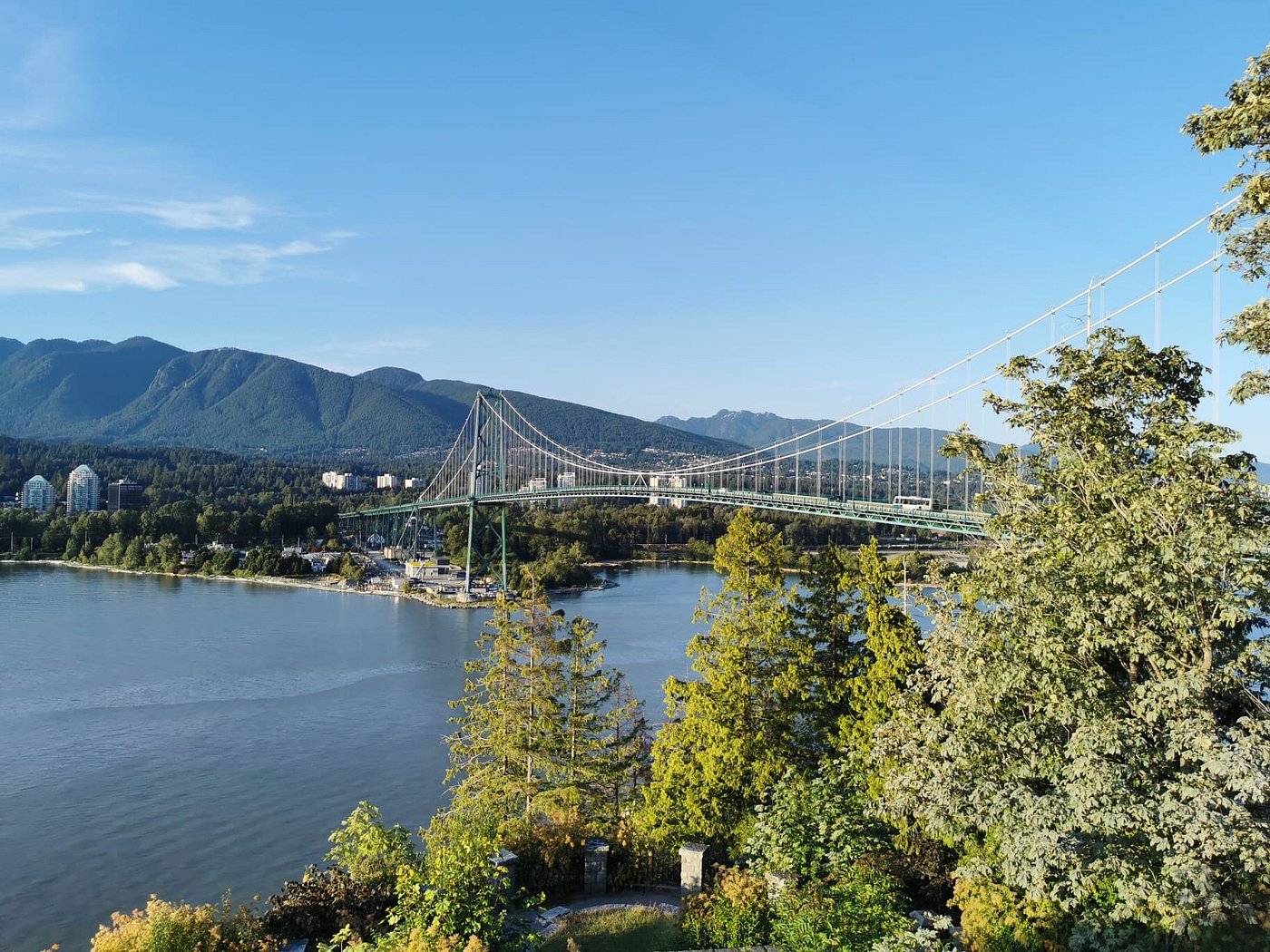 https://discovervancouvertours.com/wp-content/uploads/2025/04/vancouver-city-hop-on.jpg