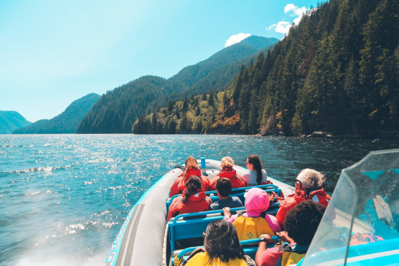 https://discovervancouvertours.com/wp-content/uploads/2025/04/©Vancouverwateradventures-Granite-falls-5.jpg