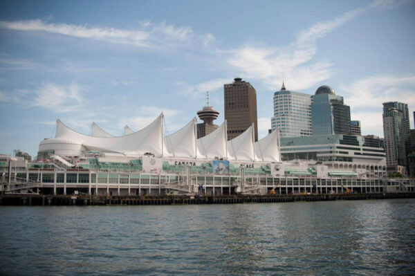 https://discovervancouvertours.com/wp-content/uploads/2025/07/Canada-Place-©Destination-VancouverSea-VancouverB.-Caissie-600x399-1.jpg