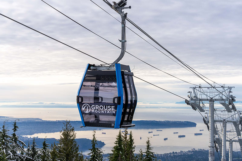 https://discovervancouvertours.com/wp-content/uploads/2025/07/©GrouseMountain-BlueGondola-Discover-NorthVan-GrouseMountain-Carousel-800x533-1.jpg