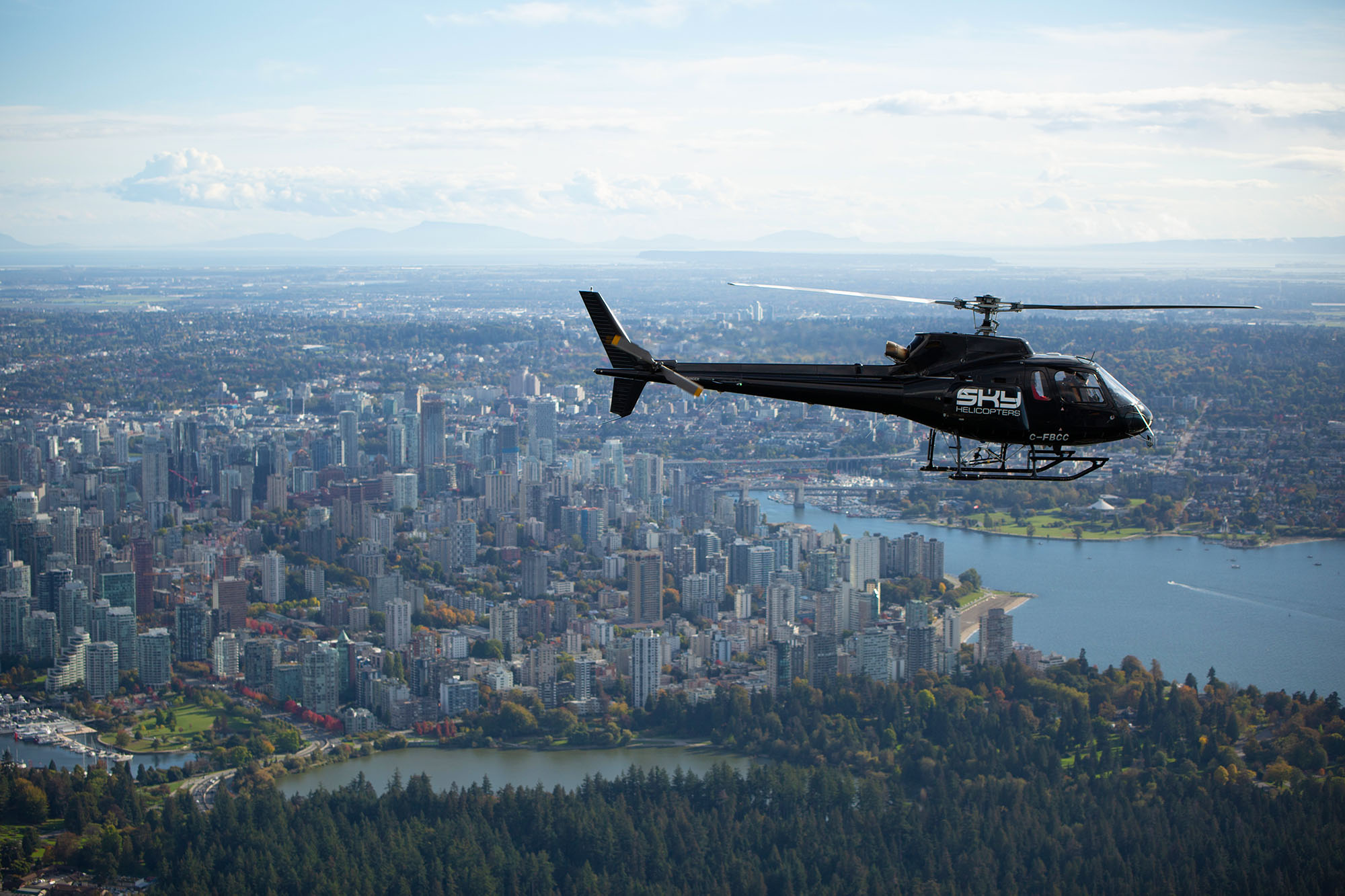 https://discovervancouvertours.com/wp-content/uploads/2025/07/©SKY-Helicopters-Header-2000x1333-72.jpg